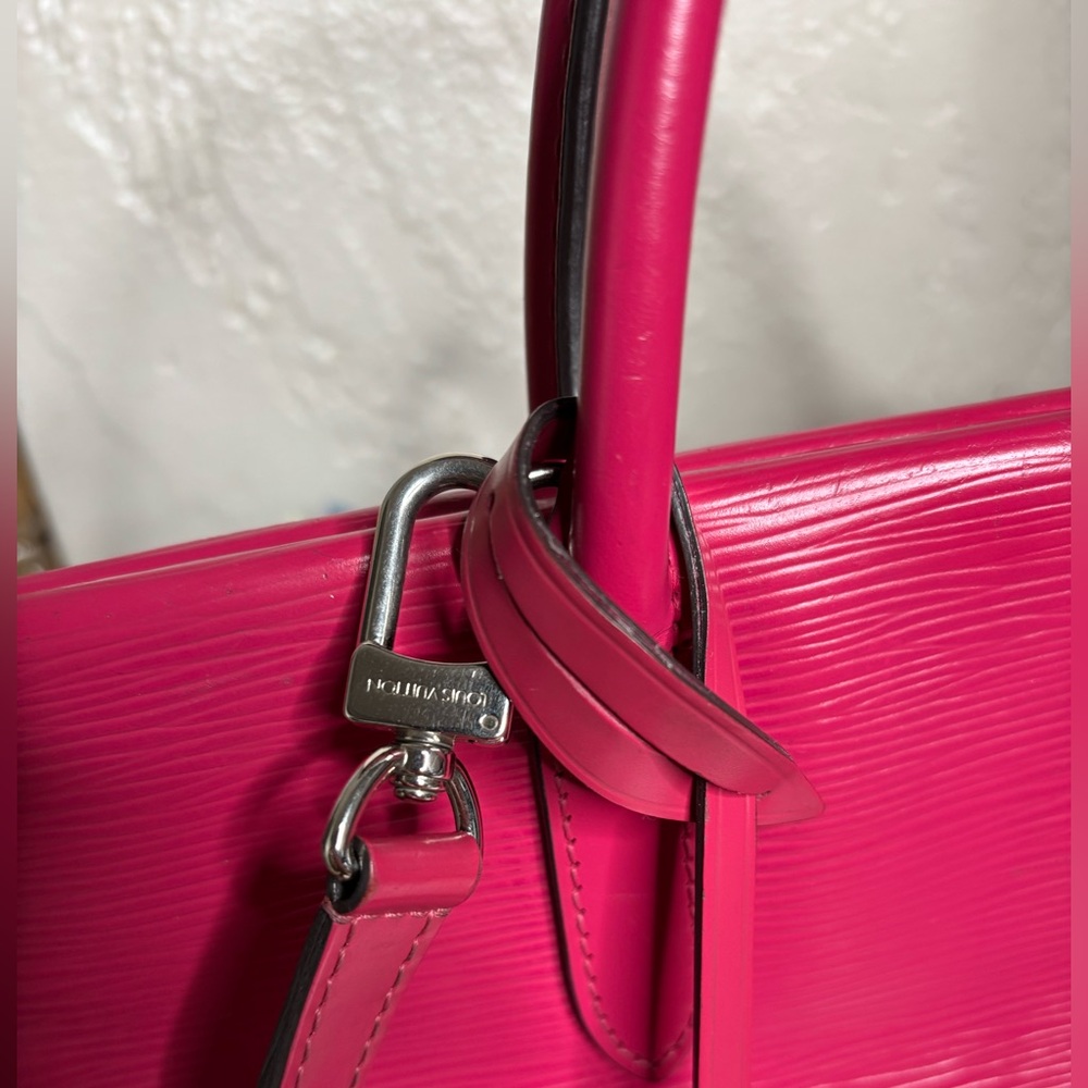 Louis Vuitton Pink Epi Marly
2 Way Bag - Picture 3 of 17